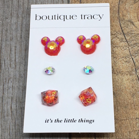 Trio Dainty Earrings IT’S THE LITTLE THINGS Card - Picture 3 of 5